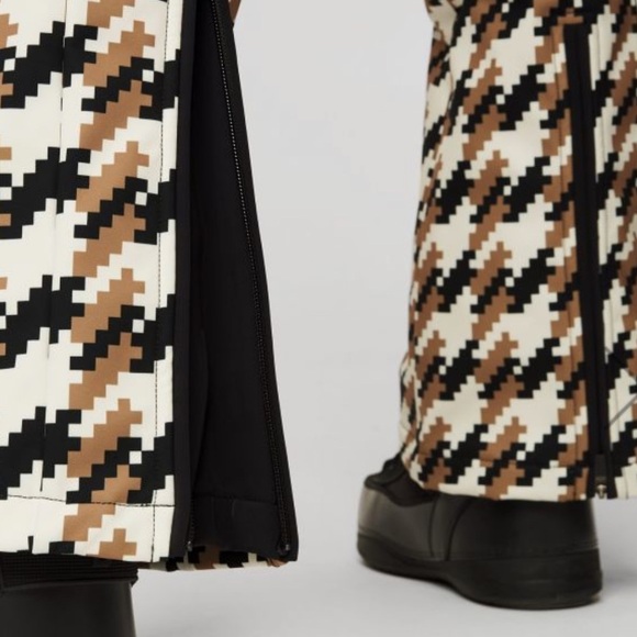 Perfect moment Aurora Flare Pant in Iconic Camel, Black, & White Houndstooth - Picture 3 of 10